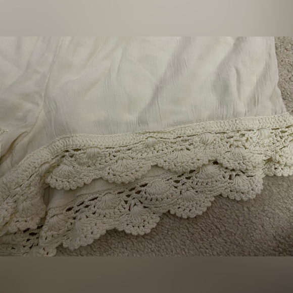 delicate white summer shorts - Picture 4 of 4